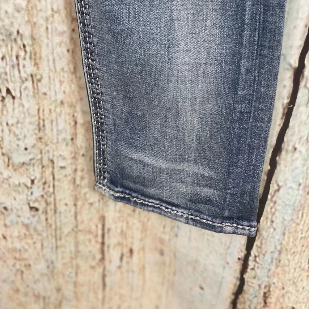 ROCK REVIVAL NWT Barbila Straight Embellished Jeans - Picture 15 of 16
